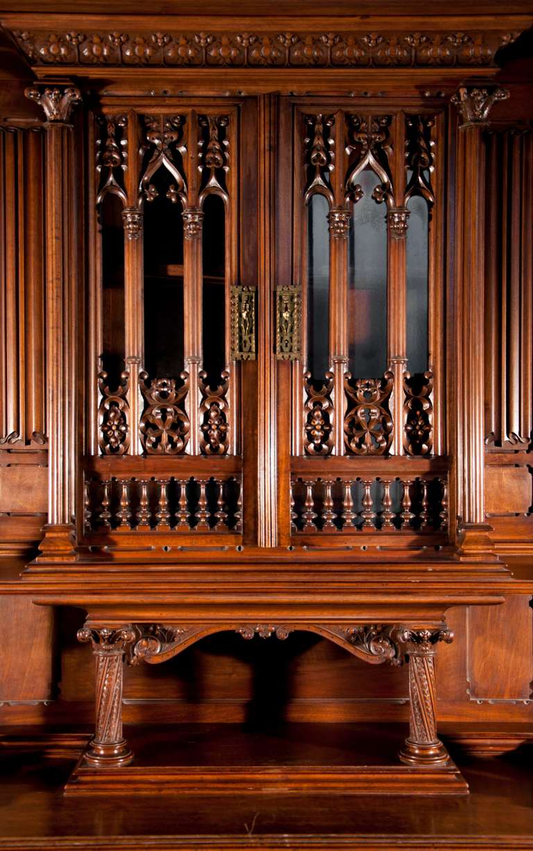 Neo-Gothic style Buffet made out of carved walnut by Leroux, cabinetmarker, 1882 In Good Condition In Saint Ouen, FR