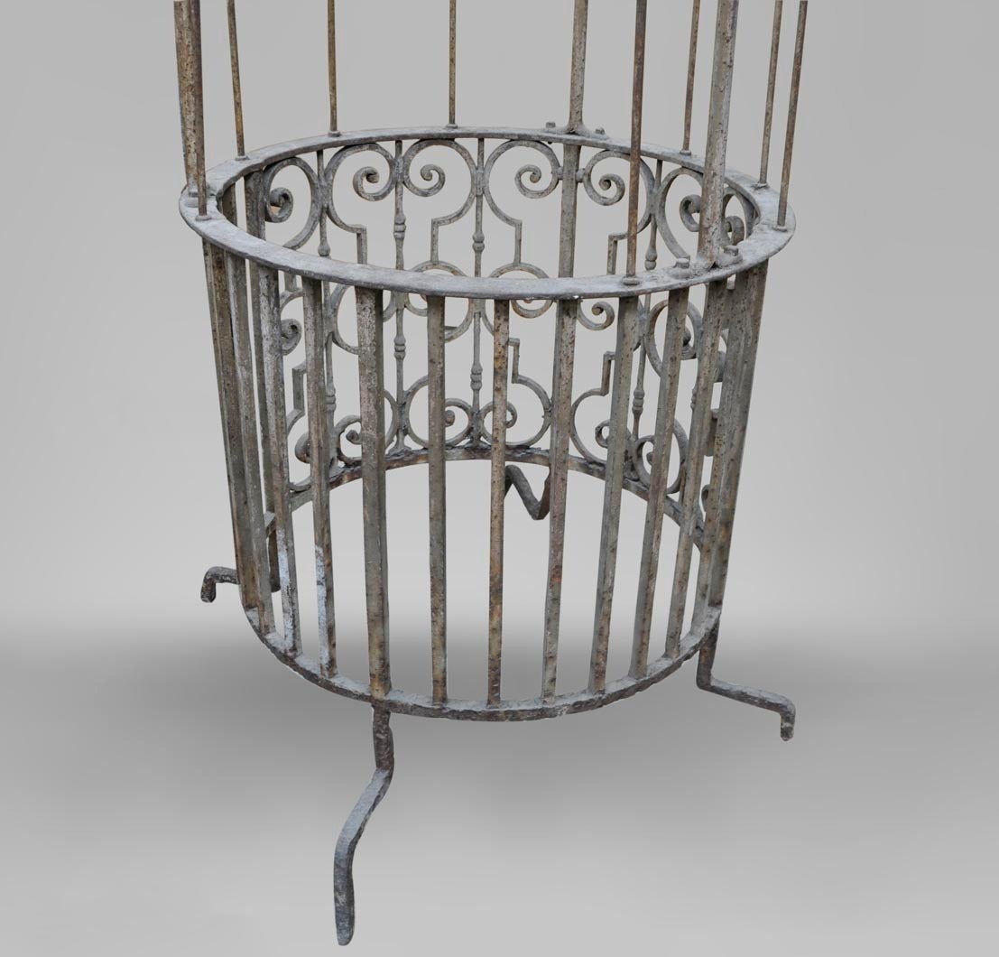 19th Century Wrought Iron Well Frame In Good Condition In Saint Ouen, FR