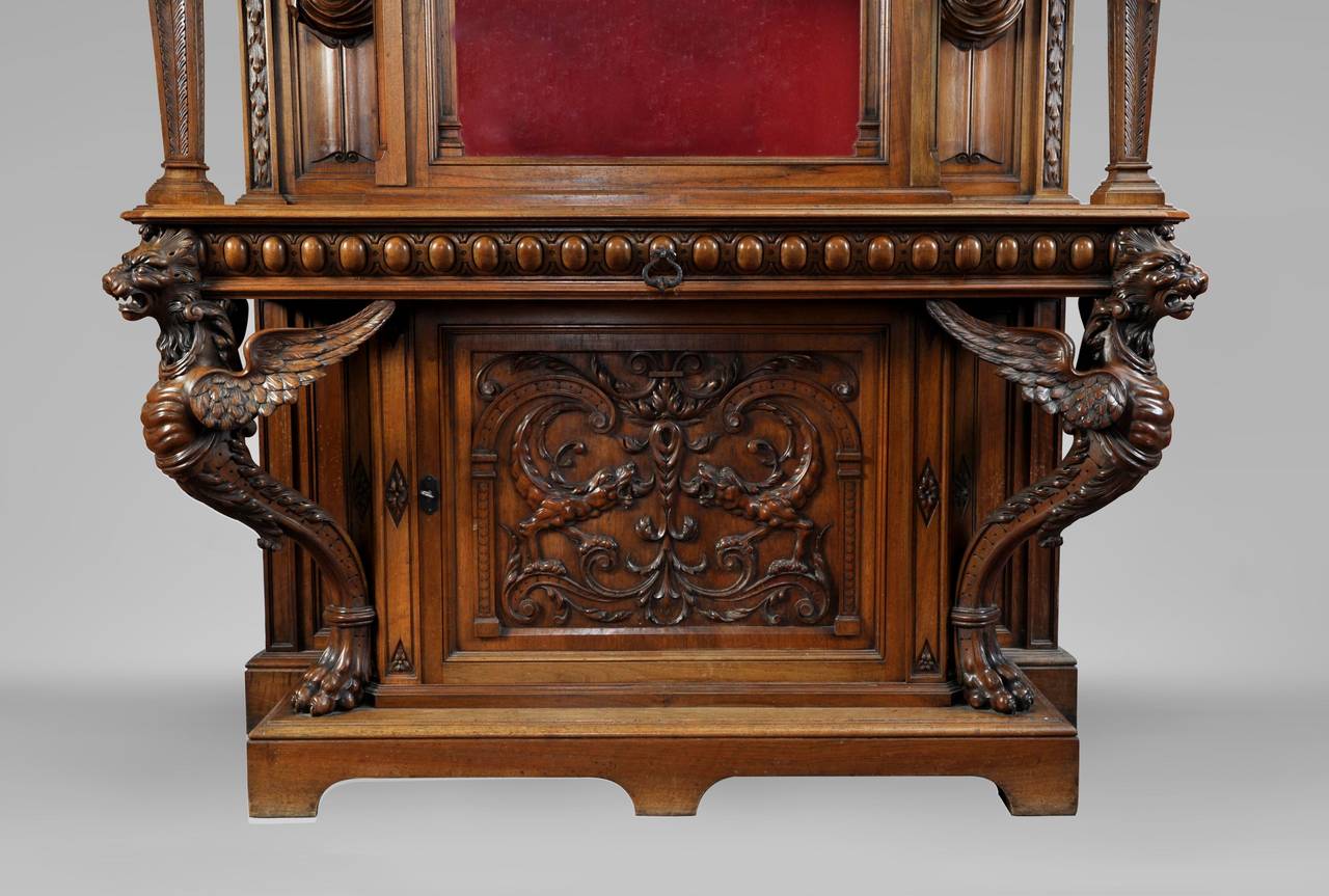 BELLANGER, cabinetmaker : Neo-Renaissance style cabinet with chimeras decor In Good Condition For Sale In Saint Ouen, FR