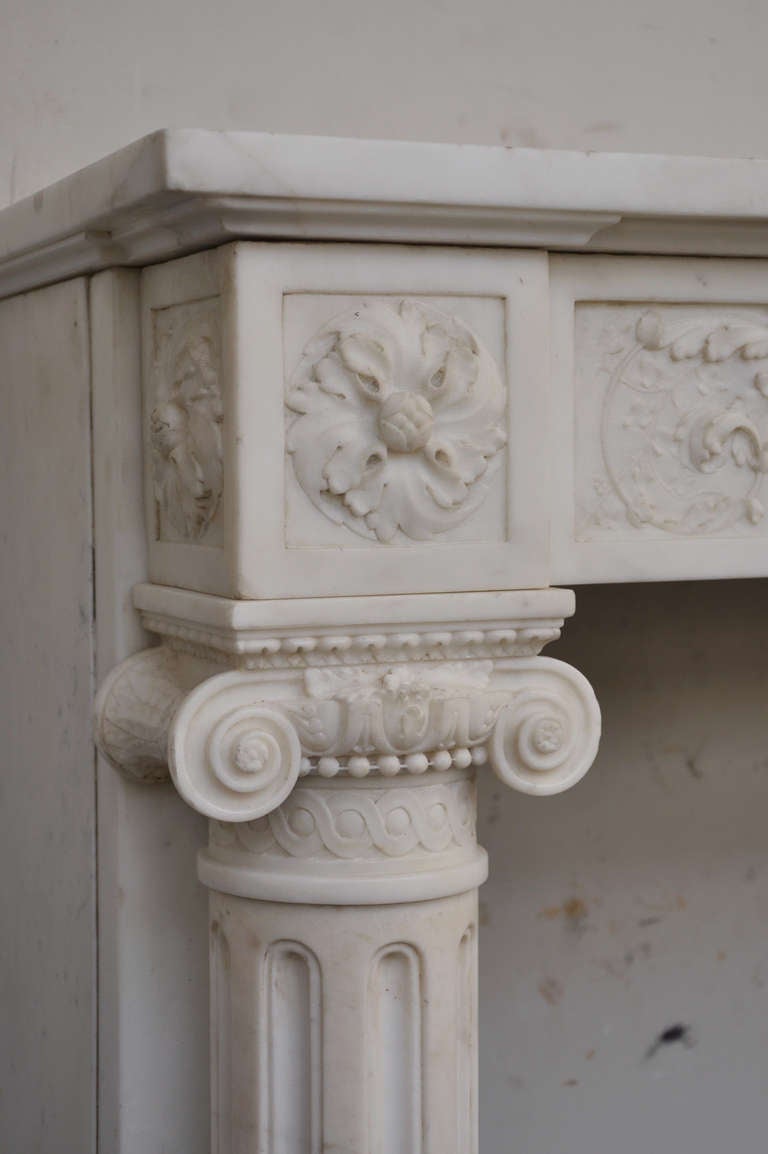 Antique Louis XVI style fireplace with detached columns, 19th c. In Good Condition In Saint Ouen, FR