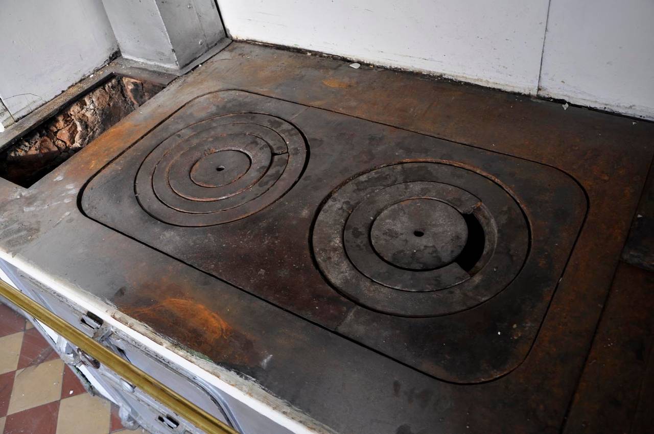 Iron Cast iron stove from the Talamona parisian manufacture