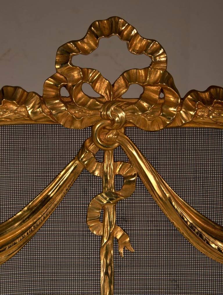 French Louis XVI style fire screen in gilded bronze, 19th c.