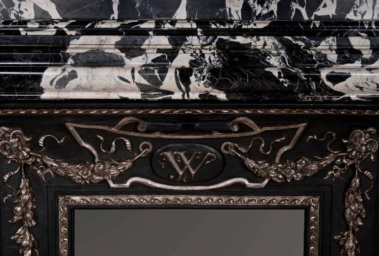 Exceptional Louis XIV Style Fireplace in Grand Antique and Red Griotte Marble In Good Condition In Saint Ouen, FR