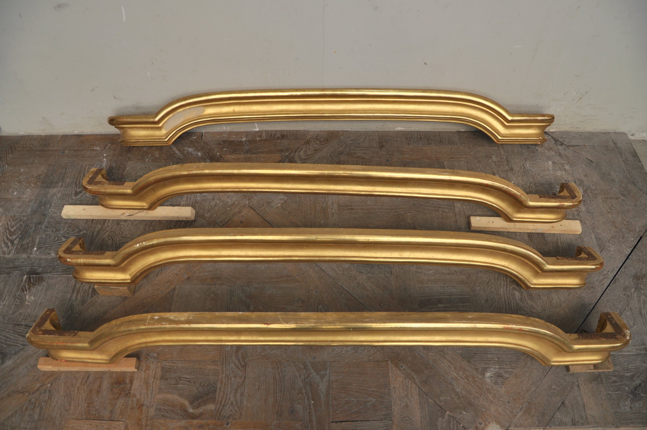 Four antique gilded curtain boxes For Sale