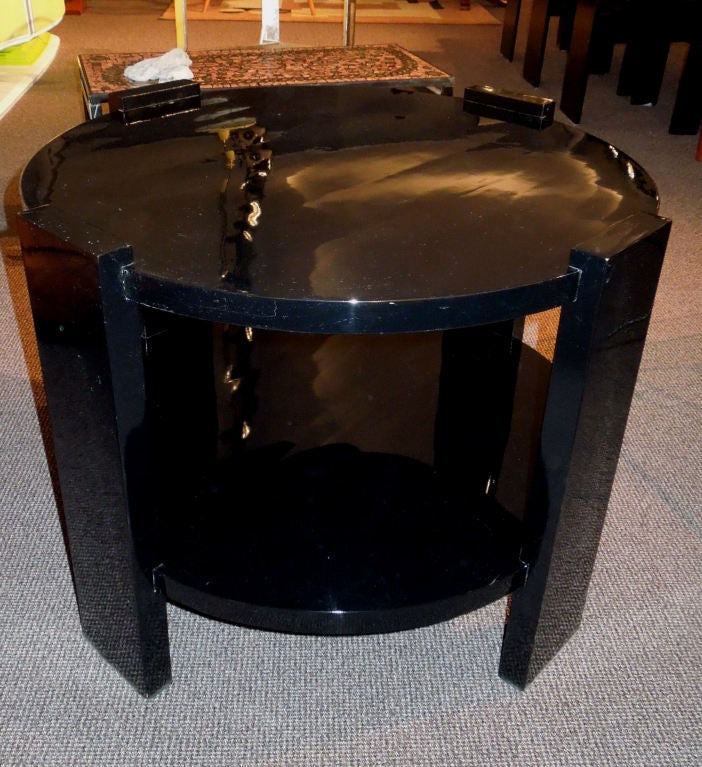 Black lacquered art-deco coffee table-guéridon.