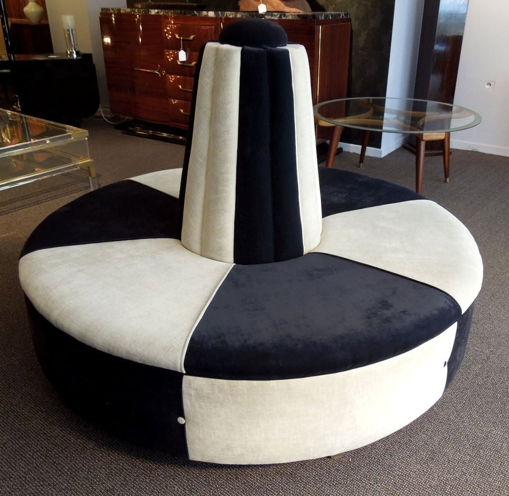 A rare and exceptional central sofa from the Hotel Le Meurice Paris, art-deco period,1930.Recovered with a beautiful  cream and black velvet.French origin.