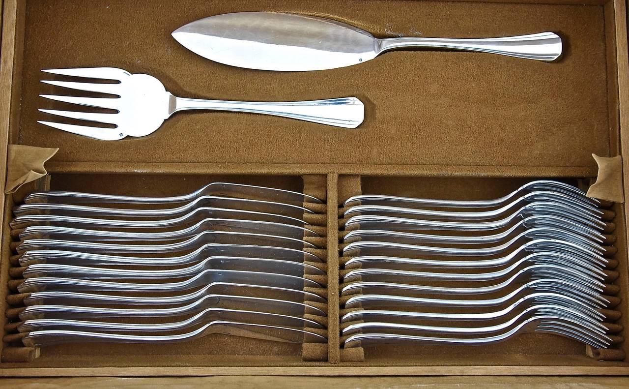 XX secolo Set di posate Art Deco 128 pezzi, astuccio originale Christofle Boreal, 1935