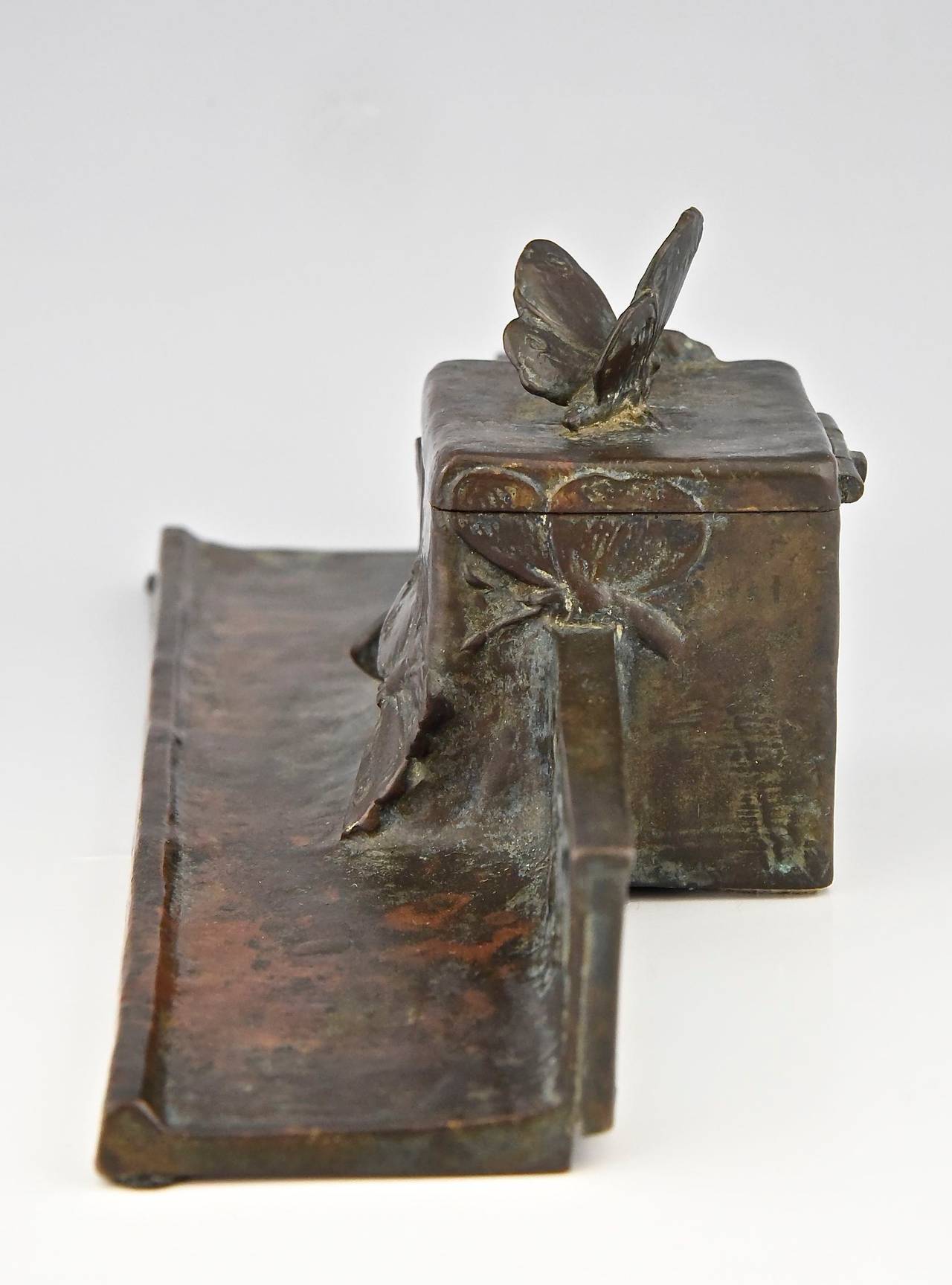 Patinated Art Nouveau Bronze Inkwell with Butterflies and Glass Inlay, circa 1900