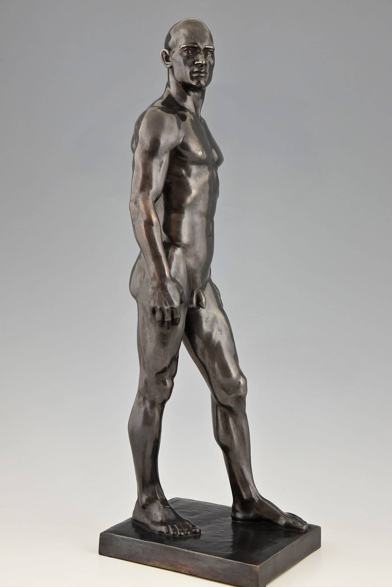Antike Skulptur eines männlichen Aktes von Hans Retzbach:: Deutschland:: 1919 im Zustand „Gut“ in Antwerp, BE