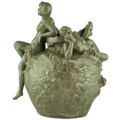Jugendstilvase mit Aktdarstellungen von Emmanuel Villanis:: Meditation