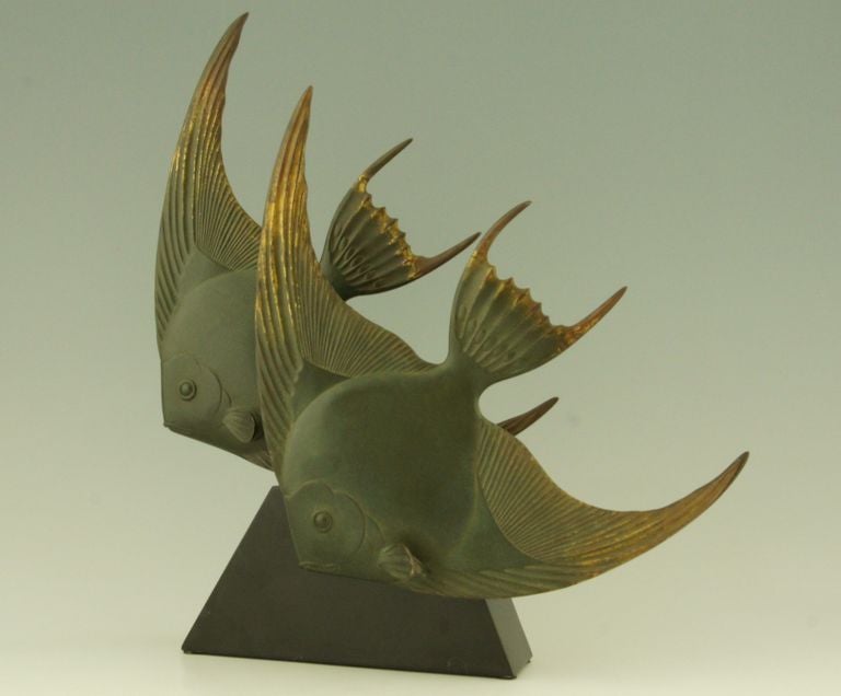French Art Deco bronze sculpture of two Angelfish by Georges Lavroff.