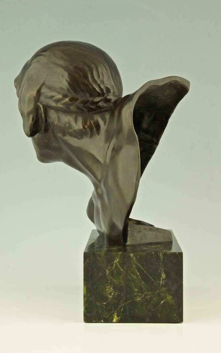 French Art Deco bronze bust Gladiator by Constant Roux, Susse freres foundry, 1920.