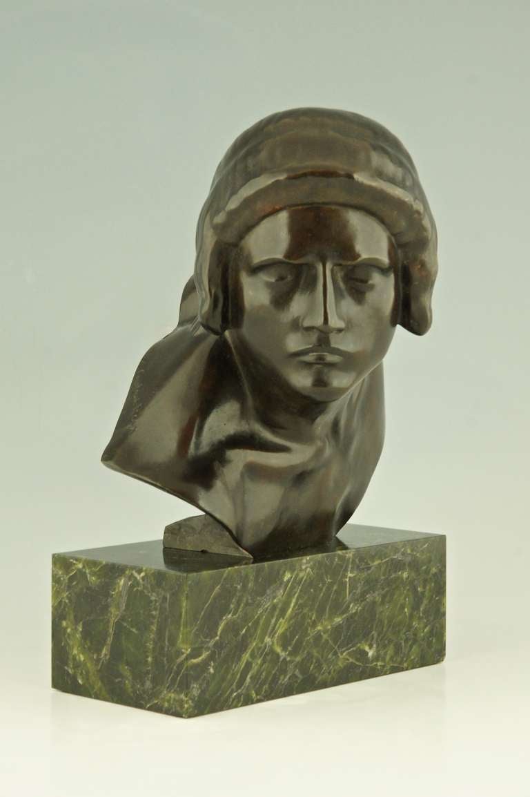 Bronze Art Deco bronze bust Gladiator by Constant Roux, Susse freres foundry, 1920.