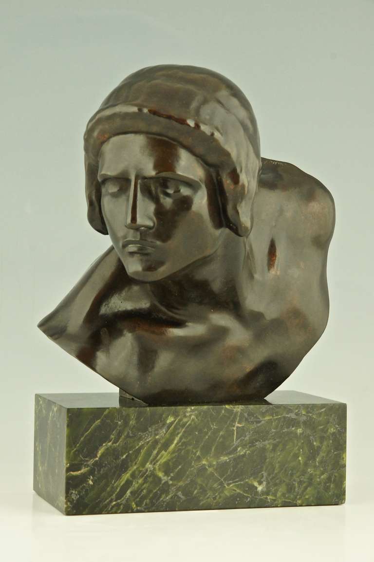 Art Deco bronze bust Gladiator by Constant Roux, Susse freres foundry, 1920. 1
