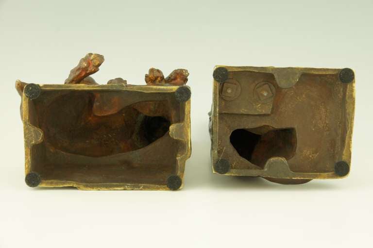 A pair of bronze shepherd dog bookends by Maximilien Fiot, France.  In Good Condition In Antwerp, BE