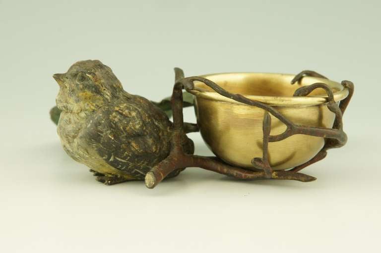 A cold painted Vienna bronze tray with a bird on a branch with leaves. In Good Condition In Antwerp, BE