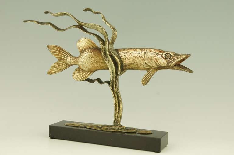 Art Deco bronze fish with water plants by André Vincent Becquerel In Good Condition In Antwerp, BE