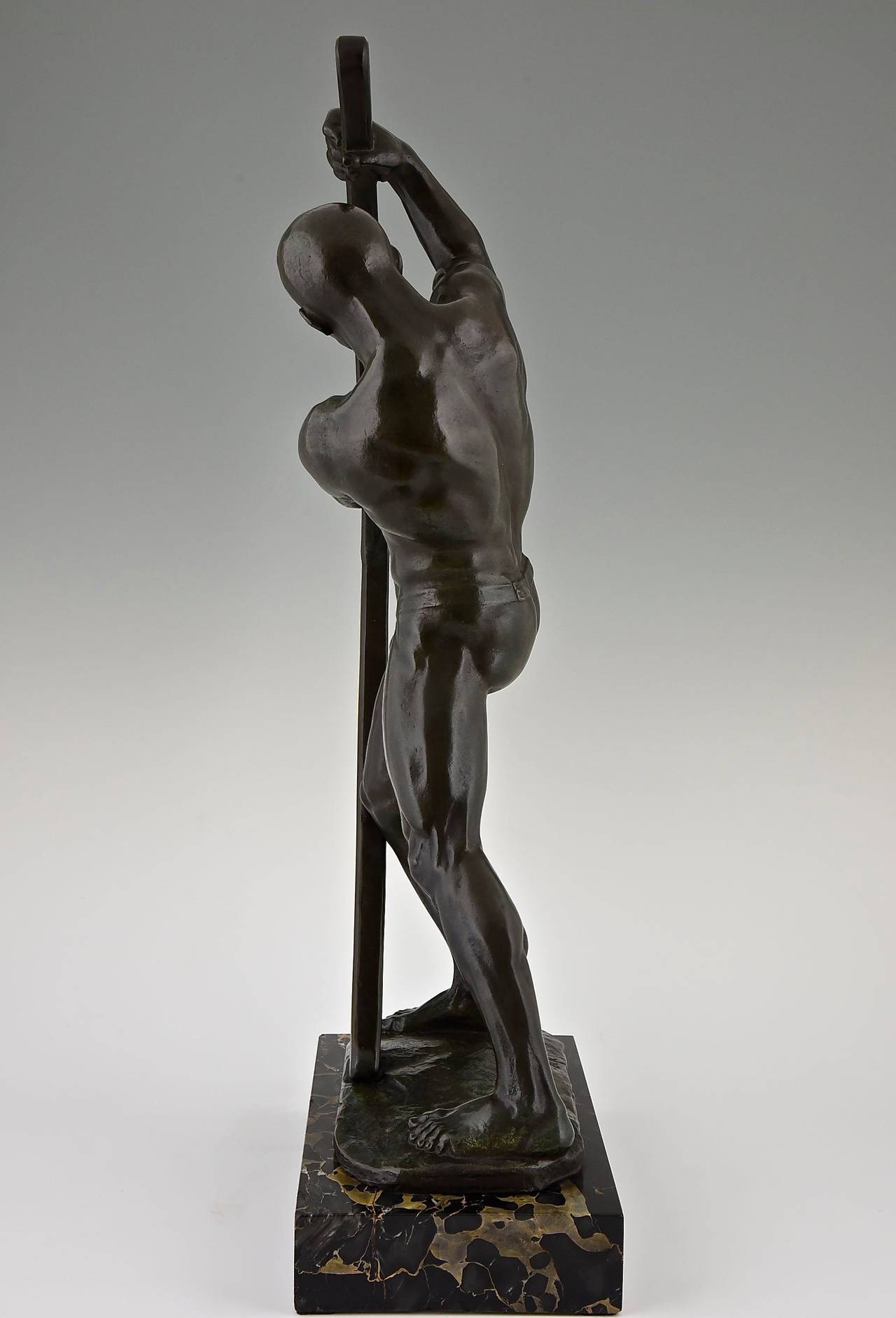 Art Deco Bronze Sculpture Male Nude with Bow by Muller Crefeld, 1920 In Good Condition In Antwerp, BE
