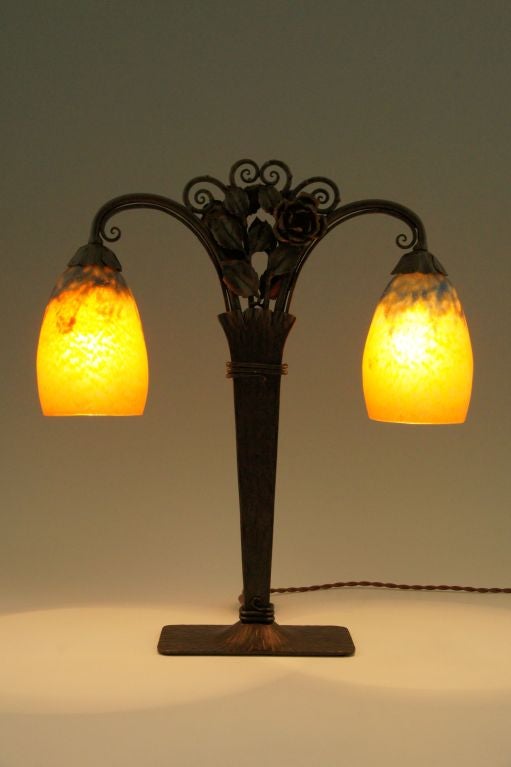 A Daum Nancy table lamp. 2
