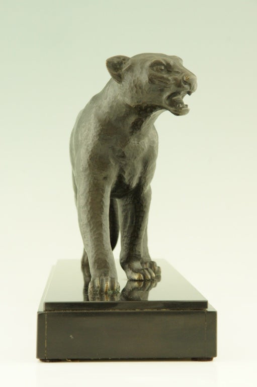 Français Panthère en bronze Art Déco par Guy.