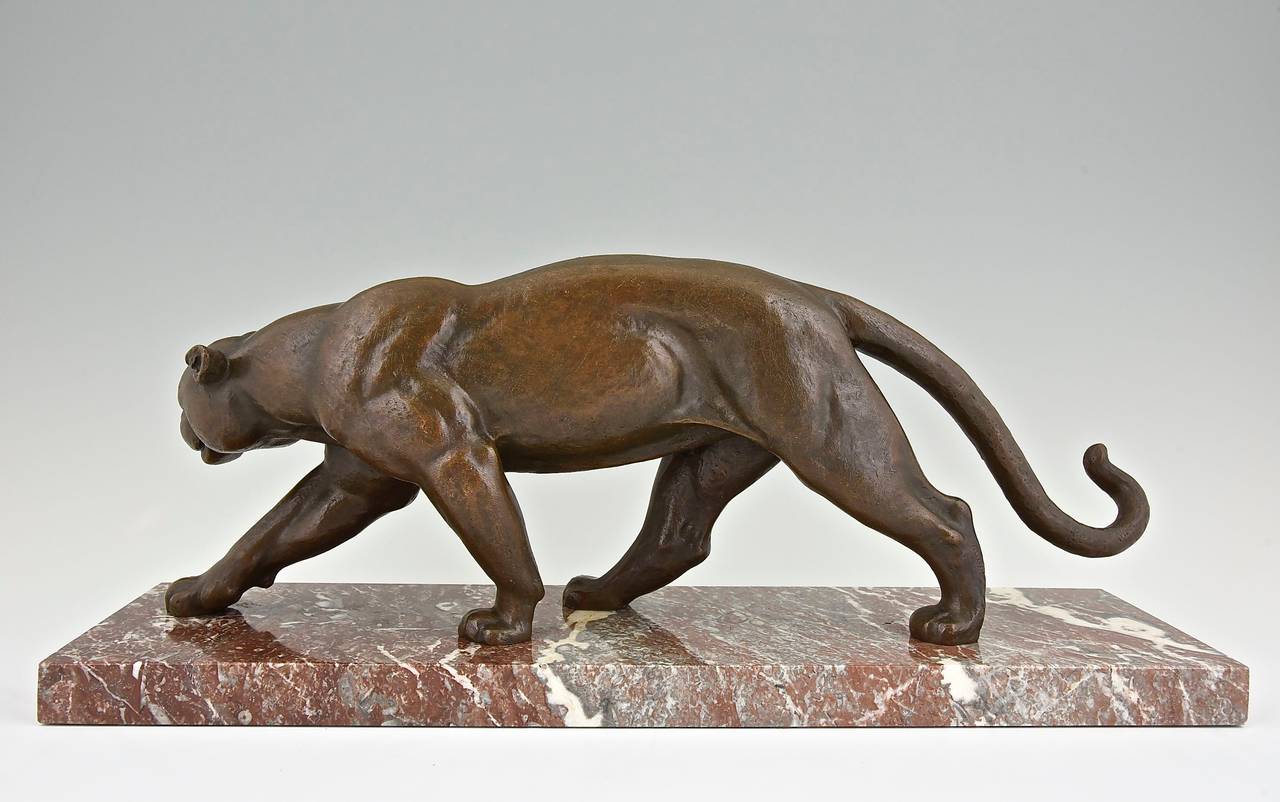 French Art Deco Bronze Sculpture of a Panther by Ouline, 1930 In Good Condition In Antwerp, BE