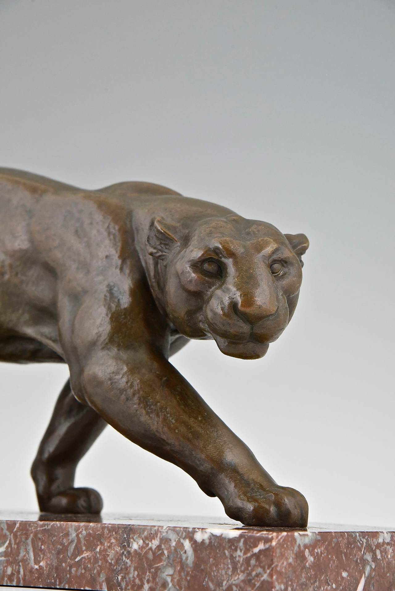 French Art Deco Bronze Sculpture of a Panther by Ouline, 1930 3