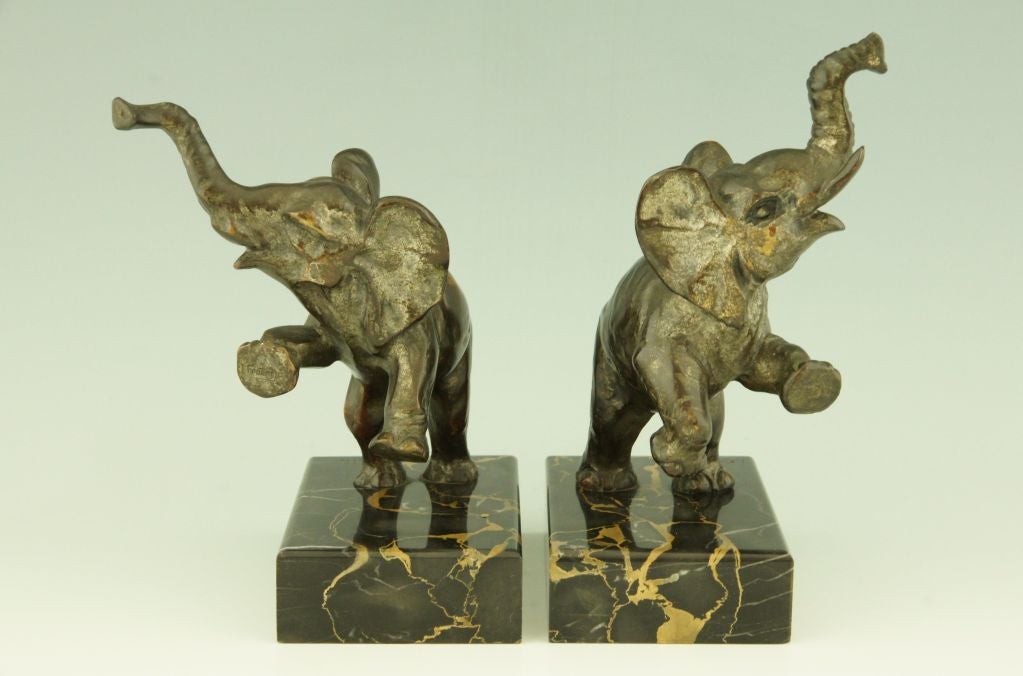 Art Deco Bronze Elephant Bookends by Fontinelle In Good Condition In Antwerp, BE