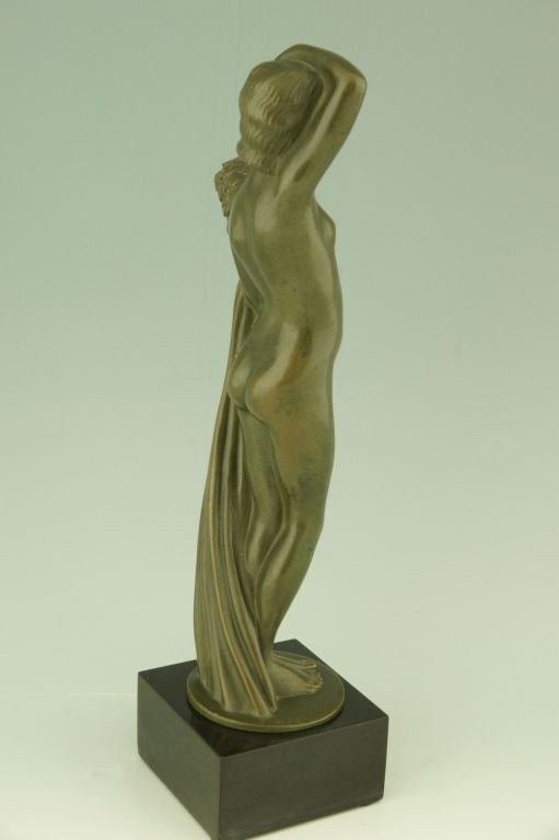 Art Deco Bronze sculpture of a Nude with Flowers by Zoltan Kovats 1930 In Good Condition In Antwerp, BE