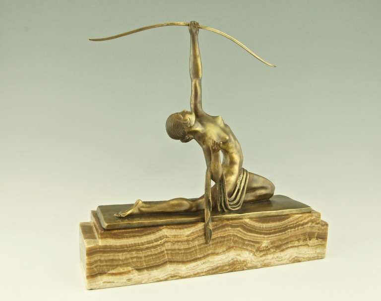 French Art Deco bronze sculpture of a female archer by Marcel Bouraine 1930