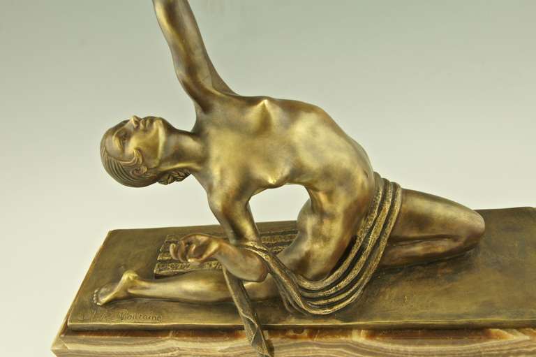 Art Deco bronze sculpture of a female archer by Marcel Bouraine 1930 In Good Condition In Antwerp, BE