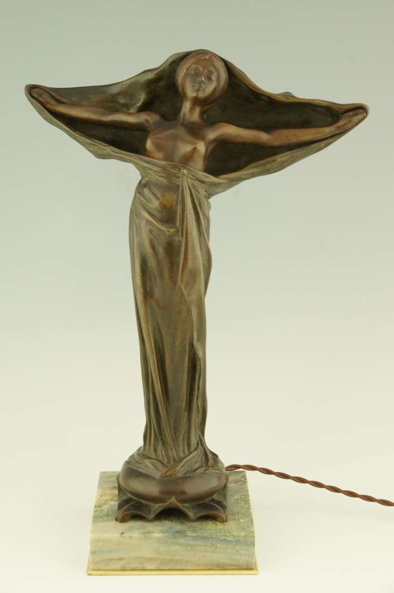 French Art Nouveau figural bronze lamp by Victorin Sabatier, France 1900.