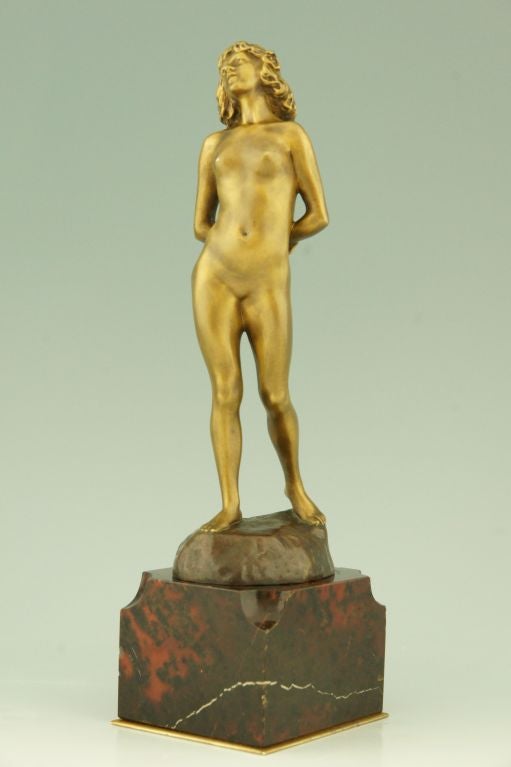 Fedex shipping fro this item: $125.

Bronze sculpture of a nude. 
Signed by Joe Descomps. 
Foundry mark: Susse Frères. 

Literature: 
“Art deco and other figures” by Brian Catley, Antique collectors club.
“Art deco sculpture” by Victor