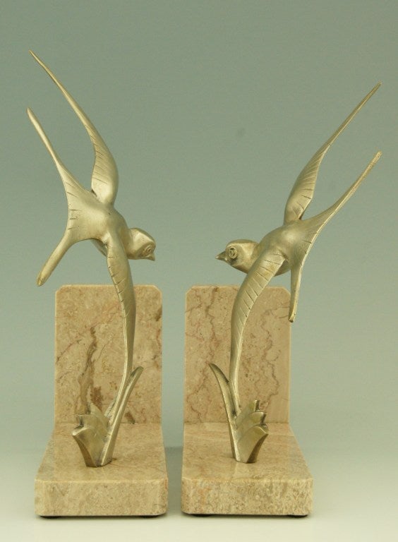 Pair of Bronze Art Deco Swallow Bookends by Alexandre Ouline In Good Condition In Antwerp, BE