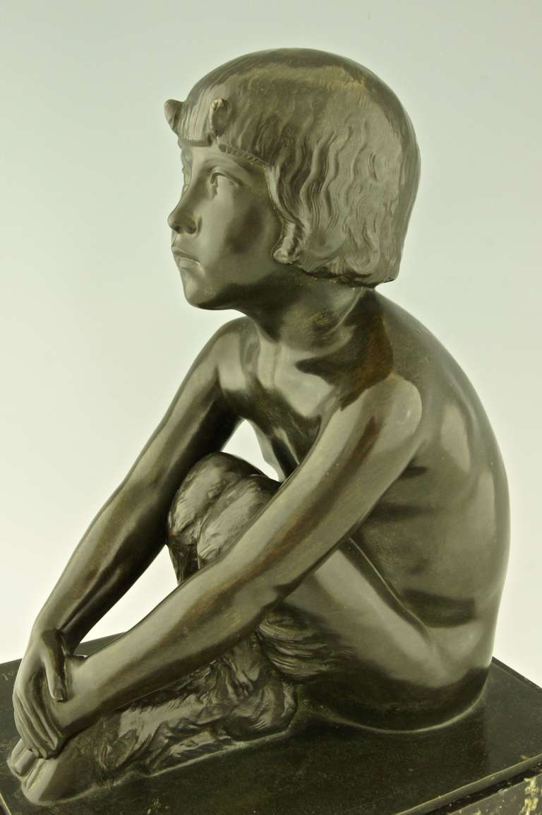 Bronze Sculpture Art déco d'une satyre féminine assise par Paul Silvestre