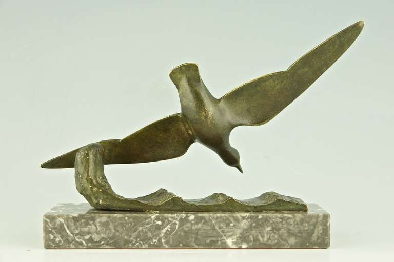 French Art Deco Bronze Sculpture of a Seagull by G. Garreau 1925