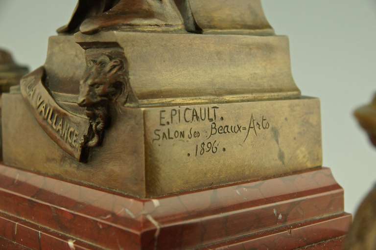 Bronze Encrier sculptural français en bronze avec soldat classique par Picault, 1896.
