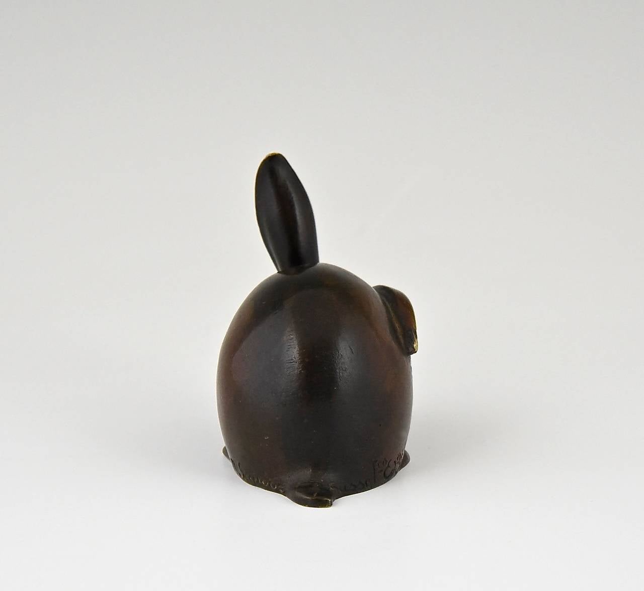 Patinated Art Deco bronze sculpture rabbit by Eduard Marcel Sandoz, Susse Freres 1920