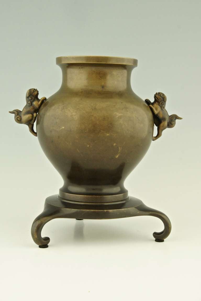 Japanese Antique Japanes Bronze Vase With Foo Lions, Meiji Period. 