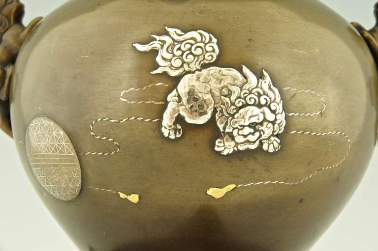 Silver Antique Japanes Bronze Vase With Foo Lions, Meiji Period. 