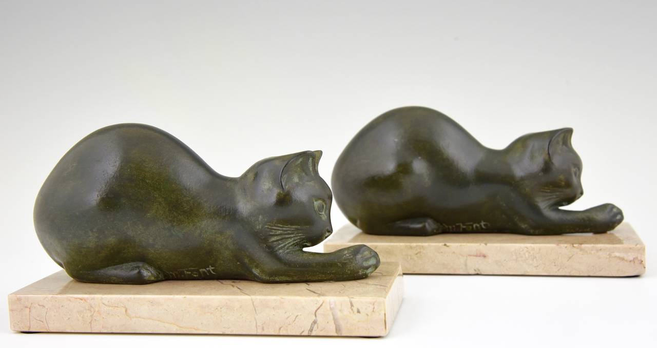French Pair of Art Deco Cat Bookends by M. Font, 1935