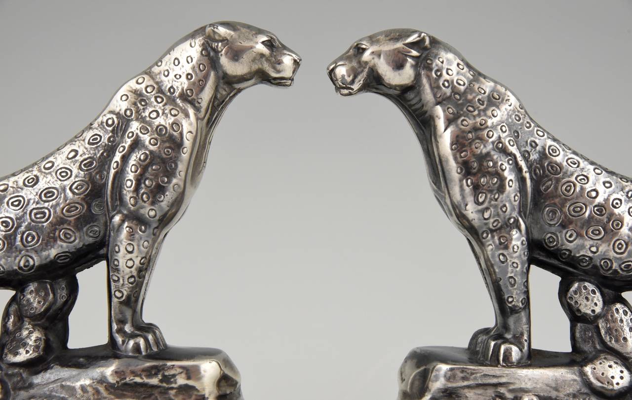 Pair of Art Deco Silvered Bookends by M. Frecourt, 1930 In Good Condition In Antwerp, BE