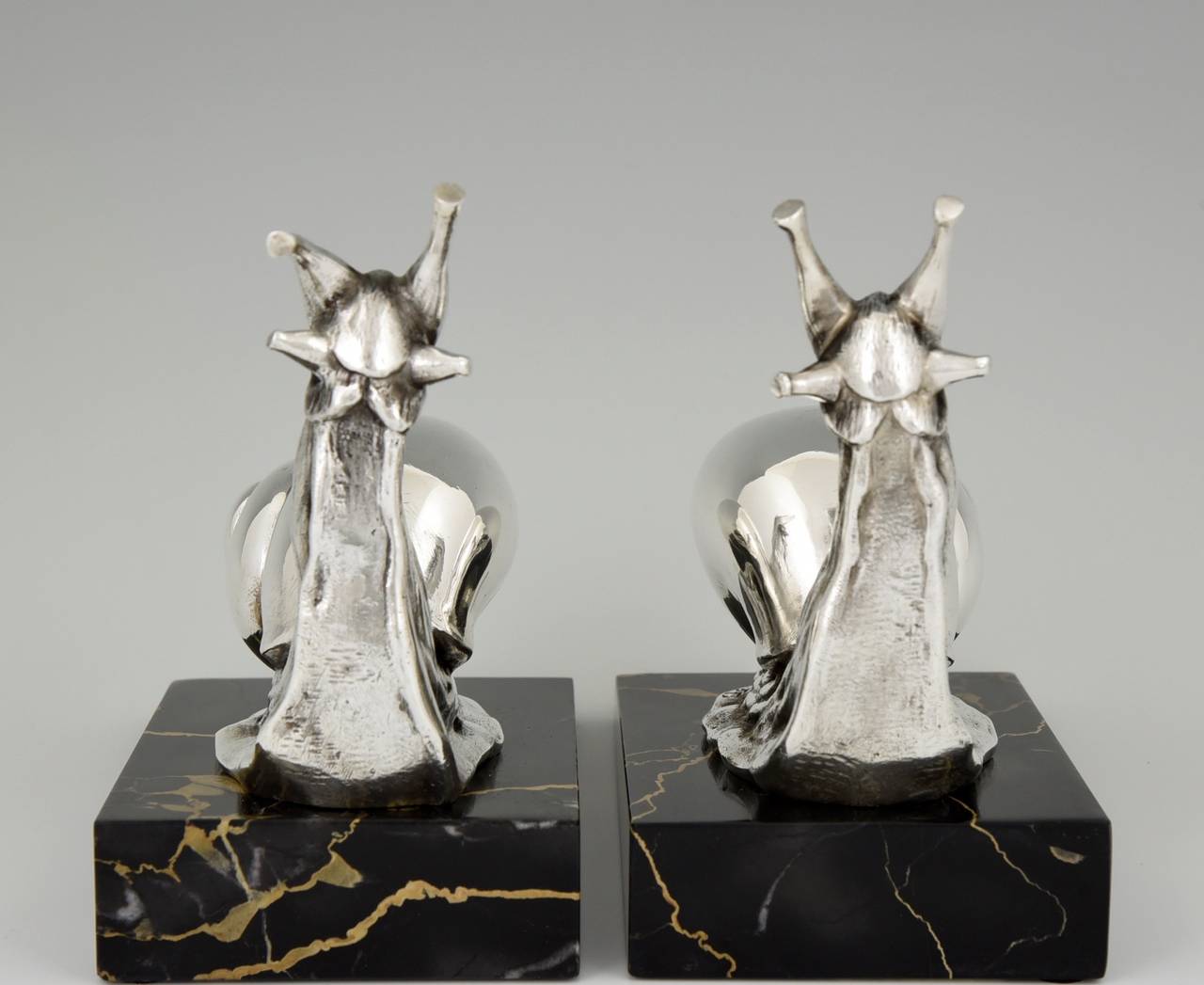 French Art Deco Silvered Bronze Snail Bookends by Suzanne Bizard 1930 In Excellent Condition In Antwerp, BE