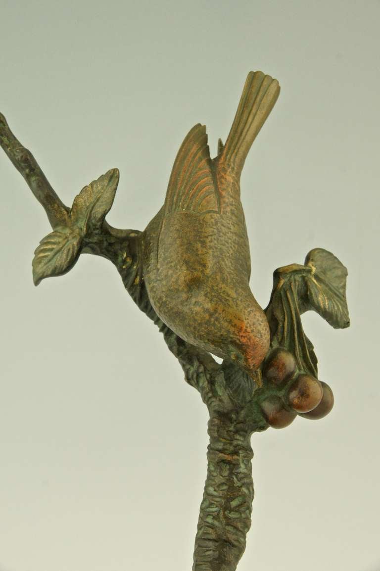 Milieu du XXe siècle Sculpture en bronze Art Déco d'un oiseau sur une branche par Irenee Rochard