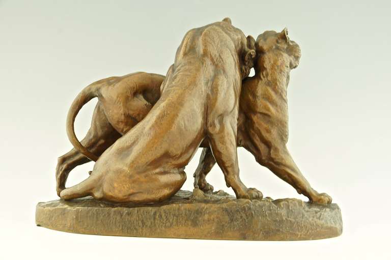 Français Impressionnante sculpture ancienne en bronze de deux lions par Carles Valton