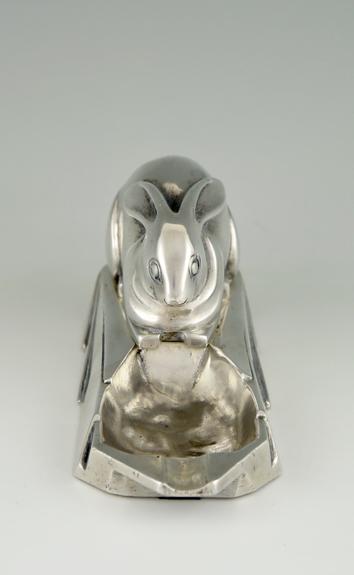 French Art Deco Silvered Bronze Ashtray with Rabbit by Marionnet, 1930 In Good Condition In Antwerp, BE