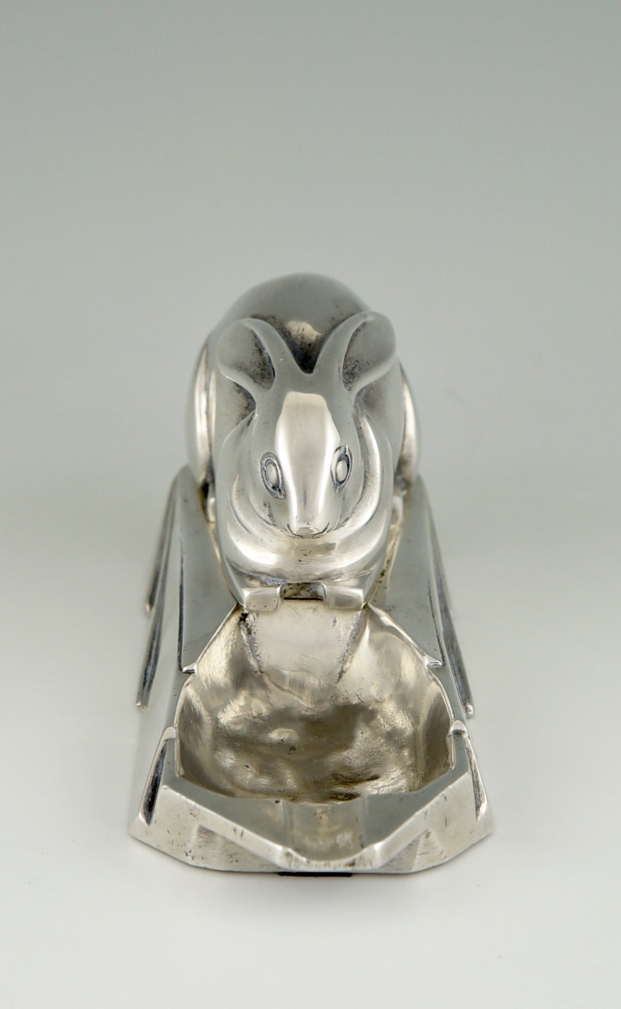 French Art Deco Silvered Bronze Ashtray with Rabbit by Marionnet, 1930 In Good Condition In Antwerp, BE