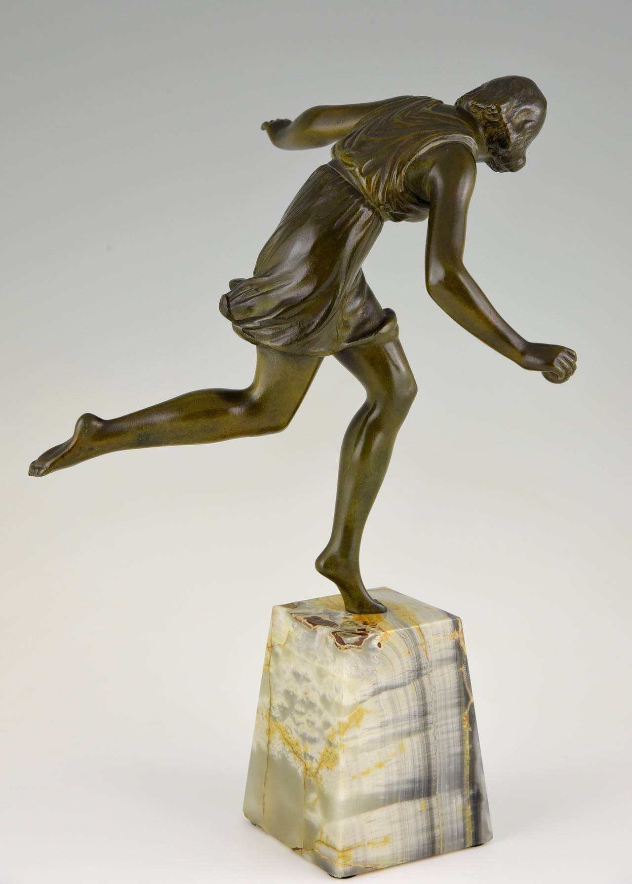 Art Deco Bronze Sculpture of a Girl with Ball by Pierre Le Faguays, 1922       In Good Condition In Antwerp, BE