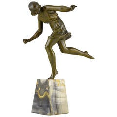Scultura in bronzo Art Deco di una ragazza con palla di Pierre Le Faguays, 1922