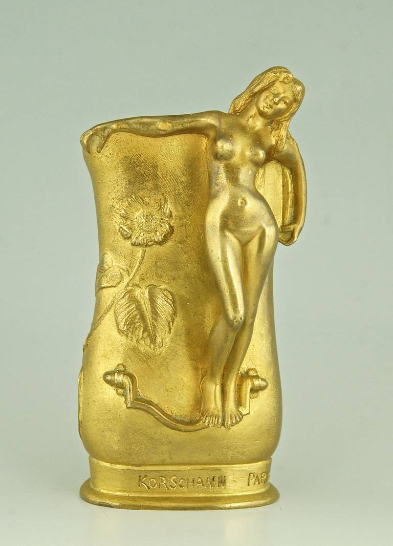 French Art Nouveau Gilt Bonze Vase with a Nude by Charles Korschann 1900 In Good Condition In Antwerp, BE