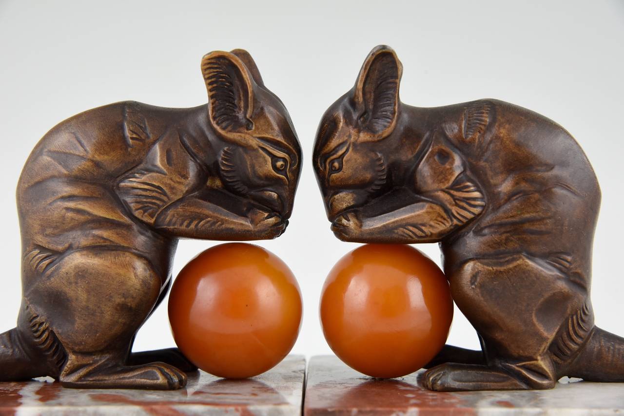 French Art Deco Mouse Sculpture Bookends by H. Moreau, 1930 In Good Condition In Antwerp, BE